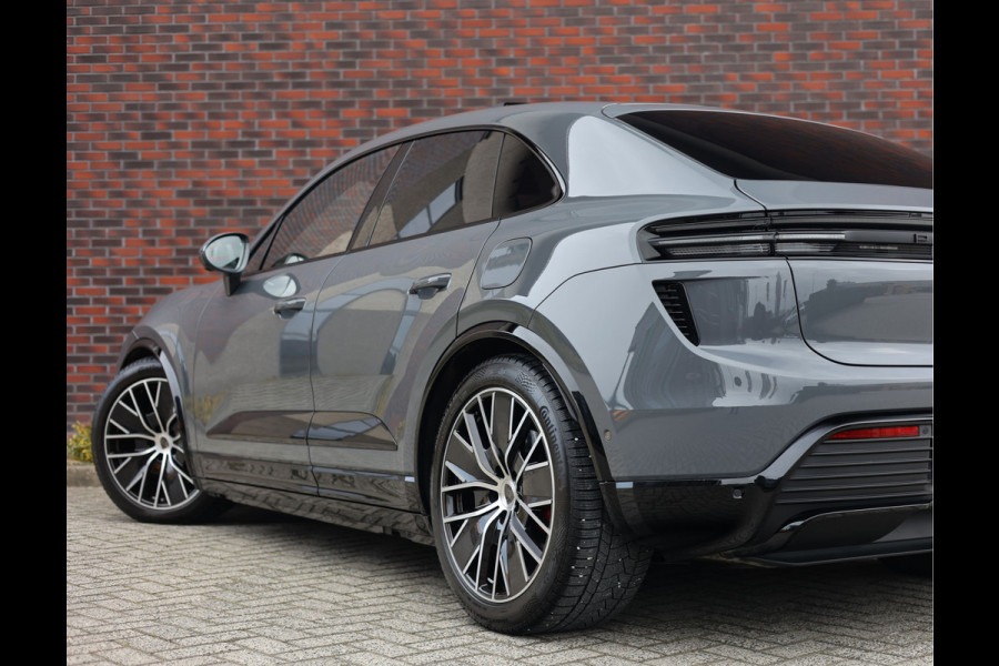 Porsche Macan Turbo 100 kWh | Sport Chrono - Pano - Pas. Display