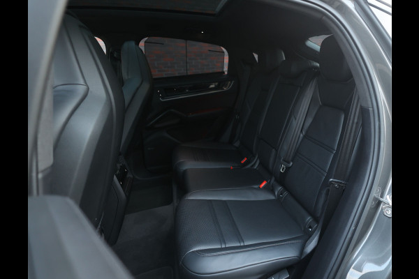 Porsche Cayenne Coupé 4.0 Turbo E-Hybrid | Quartzit - Pano - Trekhaak - Sport Chrono