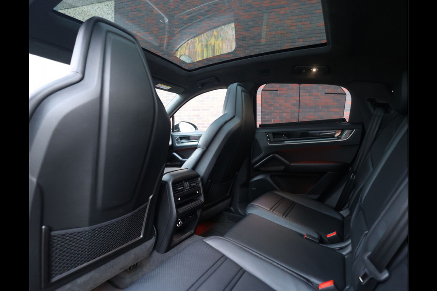 Porsche Cayenne Coupé 4.0 Turbo E-Hybrid | Quartzit - Pano - Trekhaak - Sport Chrono
