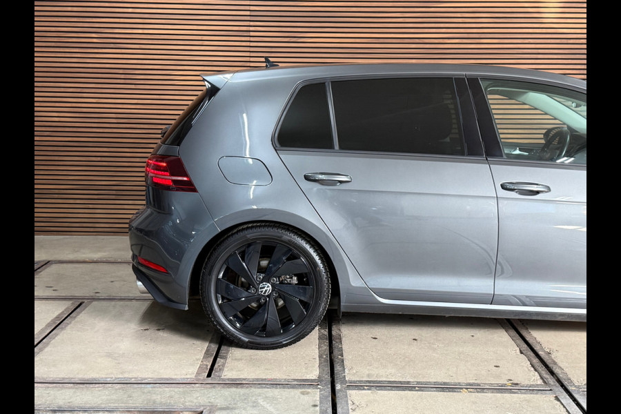 Volkswagen Golf 1.5 TSI | Black Style | Virtual | LED | ACC | Camera | Multimedia | Clima | Sportonderstel | Trekhaak | NAP |