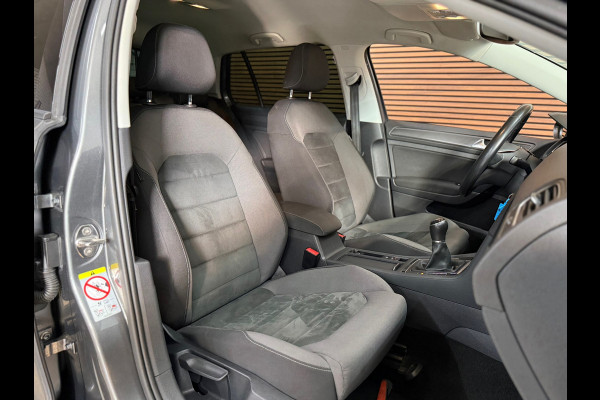 Volkswagen Golf 1.5 TSI | Black Style | Virtual | LED | ACC | Camera | Multimedia | Clima | Sportonderstel | Trekhaak | NAP |