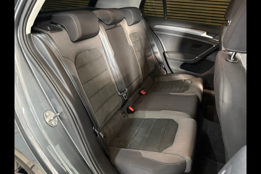 Volkswagen Golf 1.5 TSI | Black Style | Virtual | LED | ACC | Camera | Multimedia | Clima | Sportonderstel | Trekhaak | NAP |