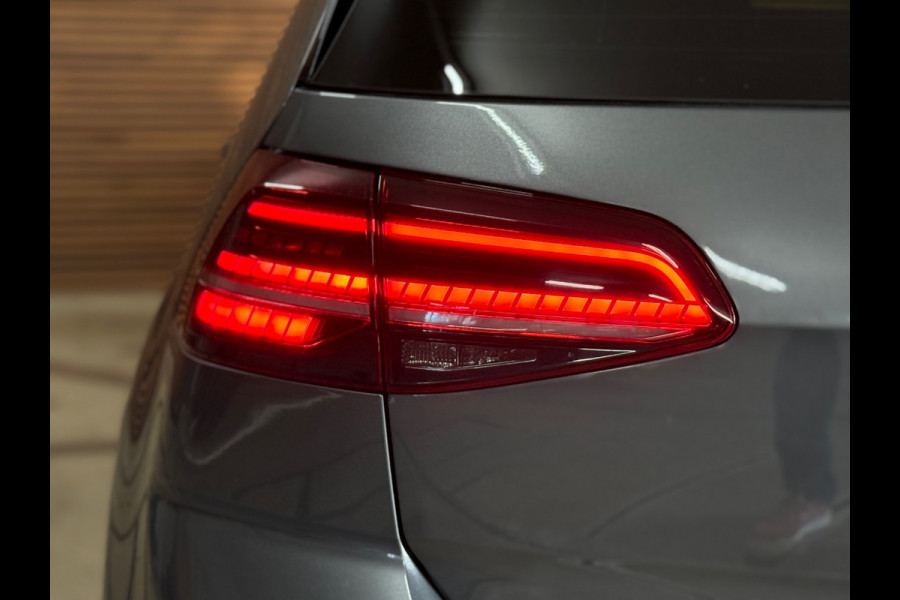 Volkswagen Golf 1.5 TSI | Black Style | Virtual | LED | ACC | Camera | Multimedia | Clima | Sportonderstel | Trekhaak | NAP |