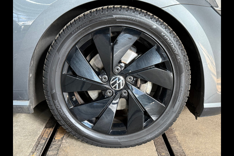 Volkswagen Golf 1.5 TSI | Black Style | Virtual | LED | ACC | Camera | Multimedia | Clima | Sportonderstel | Trekhaak | NAP |