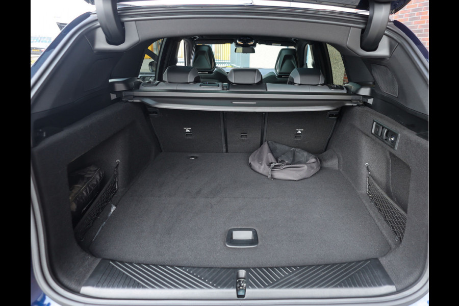 BMW X3 30e xDrive | Pano - Trekhaak - HUD