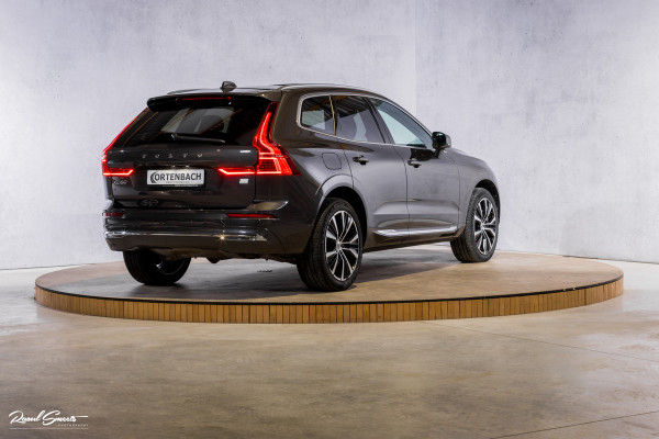 Volvo XC60 2.0 T8 Plug-in hybrid AWD Ultimate Bright | Adaptieve cruise | Panorama dak | Zwenkbare trekhaak | Stoel massage+verkoeling |