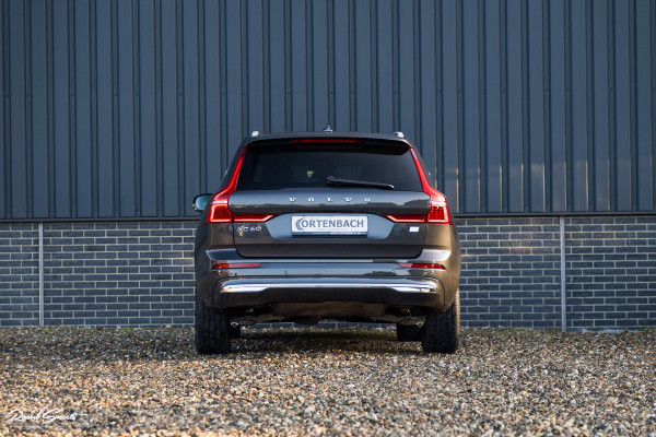 Volvo XC60 2.0 T8 Plug-in hybrid AWD Ultimate Bright | Adaptieve cruise | Panorama dak | Zwenkbare trekhaak | Stoel massage+verkoeling |