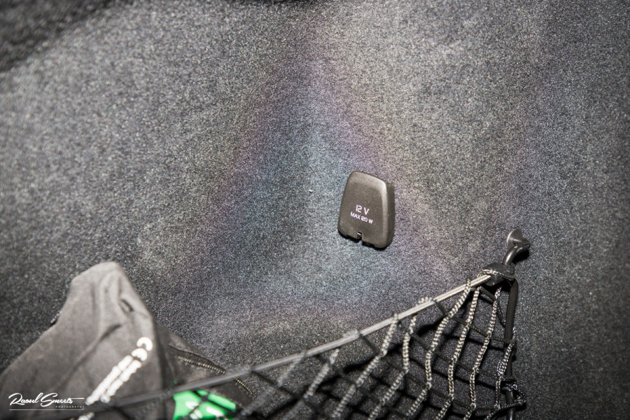 Volvo XC60 2.0 T8 Plug-in hybrid AWD Ultimate Bright | Adaptieve cruise | Panorama dak | Zwenkbare trekhaak | Stoel massage+verkoeling |