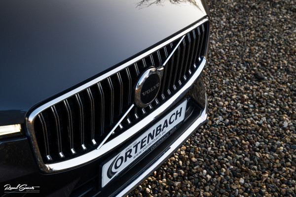 Volvo XC60 2.0 T8 Plug-in hybrid AWD Ultimate Bright | Adaptieve cruise | Panorama dak | Zwenkbare trekhaak | Stoel massage+verkoeling |