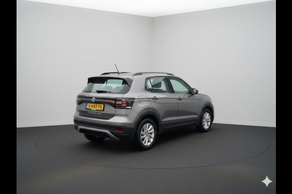 Volkswagen T-Cross 1.0 TSI Life | Navigatie | Parkeersensoren | Adaptieve cruise control | Trekhaak |