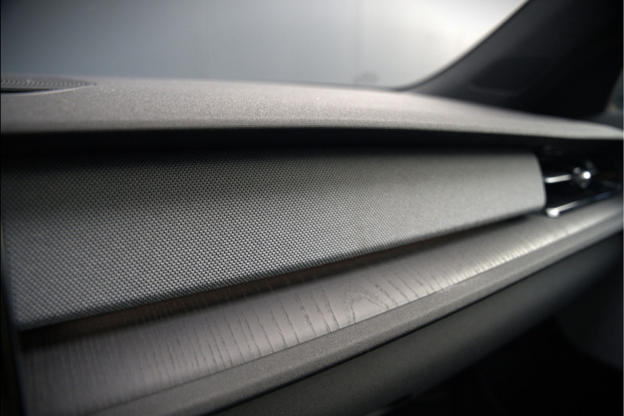 Polestar 2 Long Range Dual Motor Launch Edition 78kWh | Panoramadak | Stoelverwarming | Stuurverwarming | Harman Kardon | Memory Seat | 360 Camera | Keyless | Elektrische Trekhaak | Apple Carplay | BTW | LED |