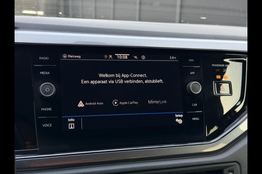 Volkswagen Taigo 1.0 TSI Life CarPlay Camera LED