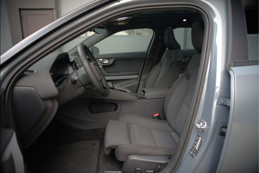 Polestar 2 Long Range Dual Motor Launch Edition 78kWh | Panoramadak | Stoelverwarming | Stuurverwarming | Harman Kardon | Memory Seat | 360 Camera | Keyless | Elektrische Trekhaak | Apple Carplay | BTW | LED |