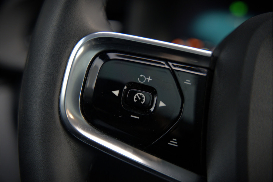 Polestar 2 Long Range Dual Motor Launch Edition 78kWh | Panoramadak | Stoelverwarming | Stuurverwarming | Harman Kardon | Memory Seat | 360 Camera | Keyless | Elektrische Trekhaak | Apple Carplay | BTW | LED |