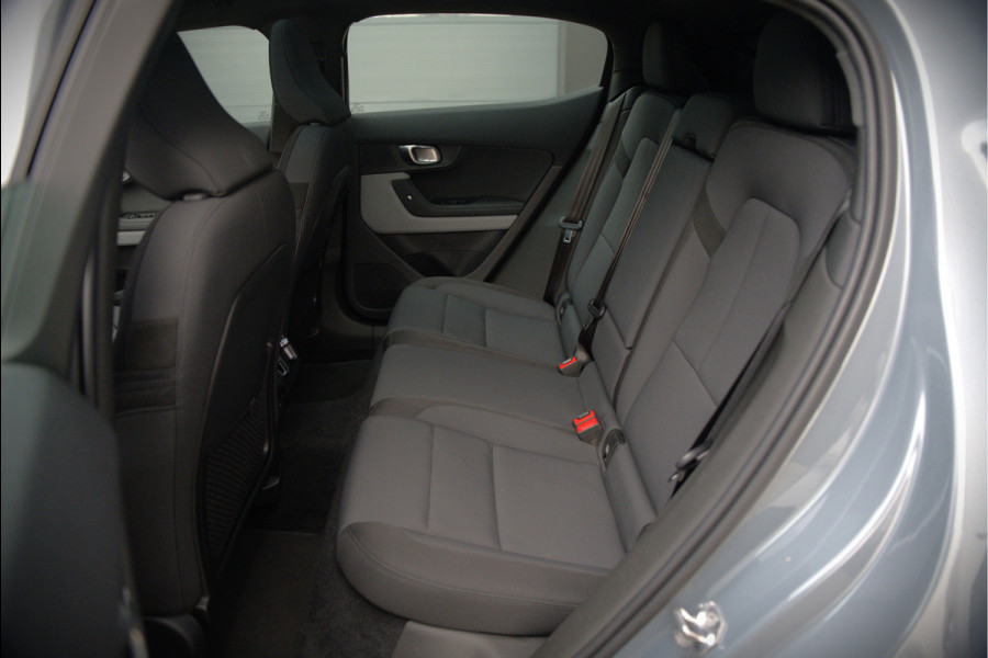 Polestar 2 Long Range Dual Motor Launch Edition 78kWh | Panoramadak | Stoelverwarming | Stuurverwarming | Harman Kardon | Memory Seat | 360 Camera | Keyless | Elektrische Trekhaak | Apple Carplay | BTW | LED |