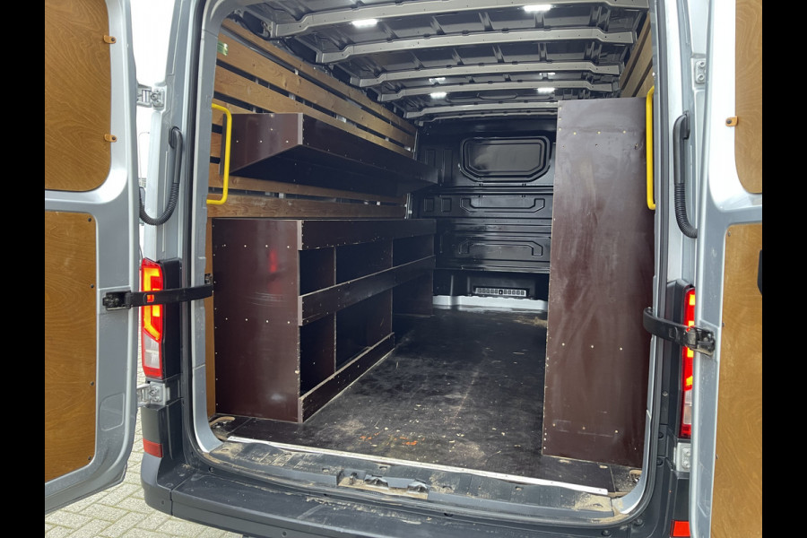 Volkswagen Crafter 30 2.0 TDI L3H2 Comfortline ( voorheen L2H1 ) / euro 6 / bpm vrij / lease vanaf € 342 / vaste prijs rijklaar € 20.950 ex btw / zilver metallic / airco / cruise / navi / pdc voor en achter