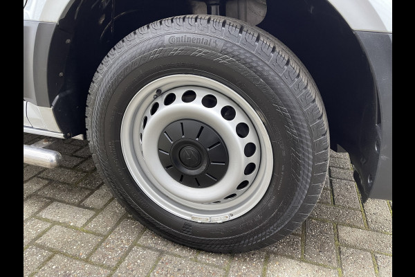 Volkswagen Crafter 30 2.0 TDI L3H2 Comfortline ( voorheen L2H1 ) / euro 6 / bpm vrij / lease vanaf € 342 / vaste prijs rijklaar € 20.950 ex btw / zilver metallic / airco / cruise / navi / pdc voor en achter