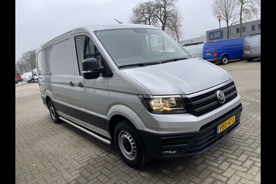 Volkswagen Crafter 30 2.0 TDI L3H2 Comfortline ( voorheen L2H1 ) / euro 6 / bpm vrij / lease vanaf € 342 / vaste prijs rijklaar € 20.950 ex btw / zilver metallic / airco / cruise / navi / pdc voor en achter