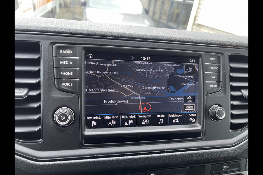 Volkswagen Crafter 30 2.0 TDI L3H2 Comfortline ( voorheen L2H1 ) / euro 6 / bpm vrij / lease vanaf € 342 / vaste prijs rijklaar € 20.950 ex btw / zilver metallic / airco / cruise / navi / pdc voor en achter