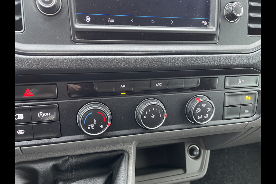 Volkswagen Crafter 30 2.0 TDI L3H2 Comfortline ( voorheen L2H1 ) / euro 6 / bpm vrij / lease vanaf € 342 / vaste prijs rijklaar € 20.950 ex btw / zilver metallic / airco / cruise / navi / pdc voor en achter