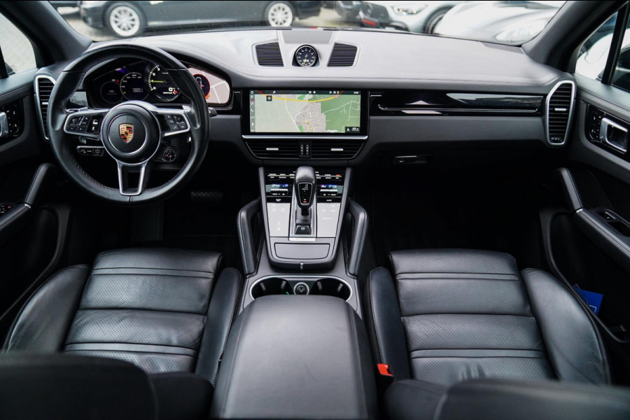 Porsche Cayenne 3.0 E-Hybrid | Sport Chrono | Panorama | Luxe Leder | Luchtvering | Bose Surround sound | Soft Close | Luchtvering