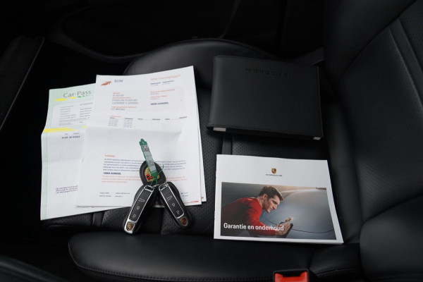 Porsche Cayenne 3.0 E-Hybrid | Sport Chrono | Panorama | Luxe Leder | Luchtvering | Bose Surround sound | Soft Close | Luchtvering