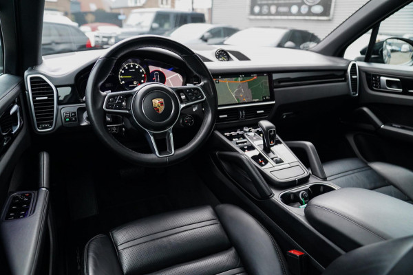 Porsche Cayenne 3.0 E-Hybrid | Sport Chrono | Panorama | Luxe Leder | Luchtvering | Bose Surround sound | Soft Close | Luchtvering
