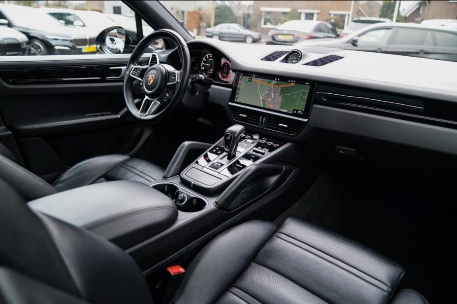 Porsche Cayenne 3.0 E-Hybrid | Sport Chrono | Panorama | Luxe Leder | Luchtvering | Bose Surround sound | Soft Close | Luchtvering