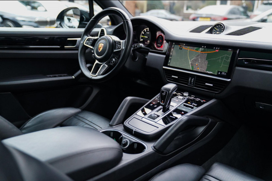 Porsche Cayenne 3.0 E-Hybrid | Sport Chrono | Panorama | Luxe Leder | Luchtvering | Bose Surround sound | Soft Close | Luchtvering