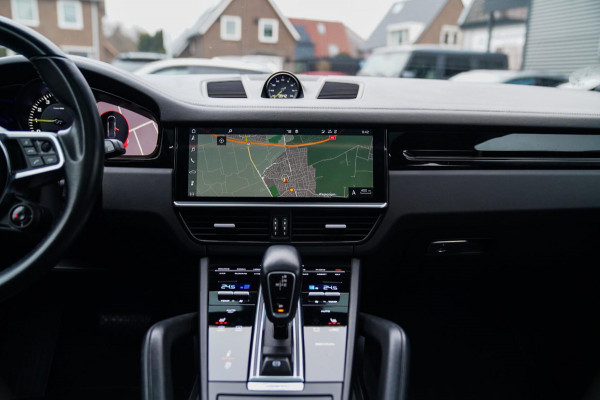 Porsche Cayenne 3.0 E-Hybrid | Sport Chrono | Panorama | Luxe Leder | Luchtvering | Bose Surround sound | Soft Close | Luchtvering