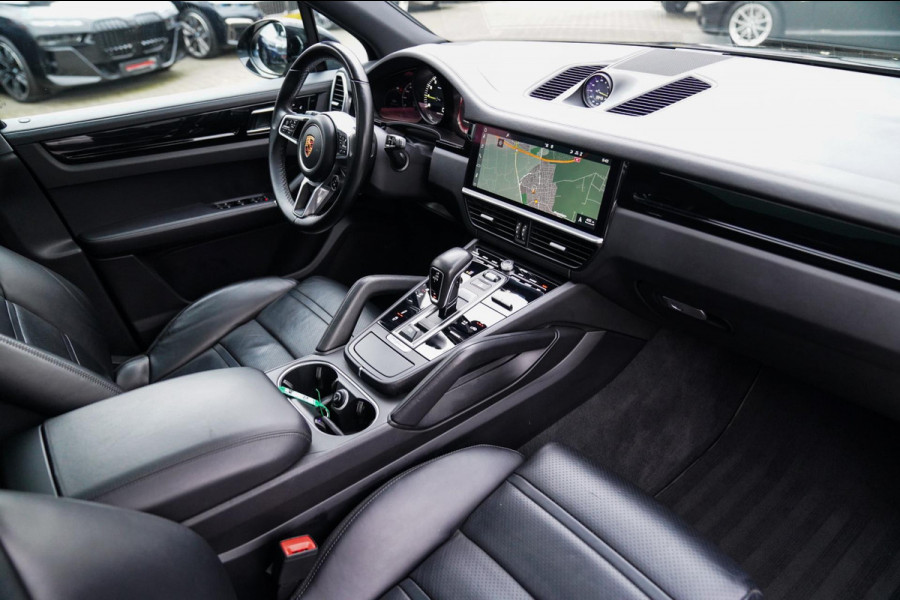 Porsche Cayenne 3.0 E-Hybrid | Sport Chrono | Panorama | Luxe Leder | Luchtvering | Bose Surround sound | Soft Close | Luchtvering