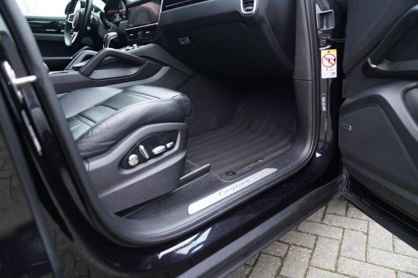 Porsche Cayenne 3.0 E-Hybrid | Sport Chrono | Panorama | Luxe Leder | Luchtvering | Bose Surround sound | Soft Close | Luchtvering