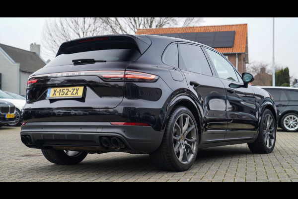 Porsche Cayenne 3.0 E-Hybrid | Sport Chrono | Panorama | Luxe Leder | Luchtvering | Bose Surround sound | Soft Close | Luchtvering