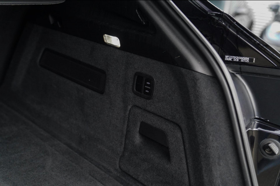 Porsche Cayenne 3.0 E-Hybrid | Sport Chrono | Panorama | Luxe Leder | Luchtvering | Bose Surround sound | Soft Close | Luchtvering