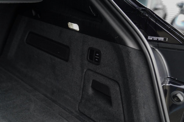 Porsche Cayenne 3.0 E-Hybrid | Sport Chrono | Panorama | Luxe Leder | Luchtvering | Bose Surround sound | Soft Close | Luchtvering