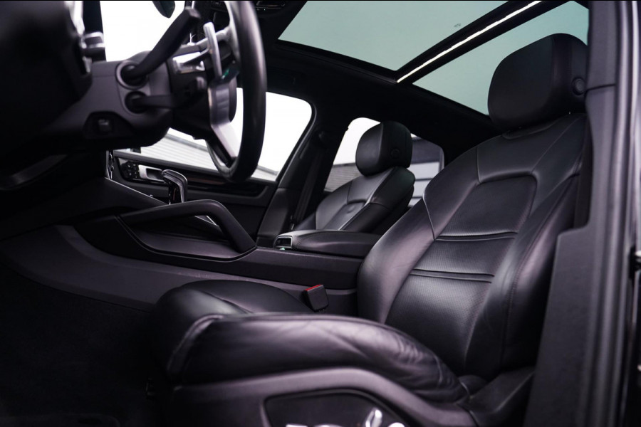 Porsche Cayenne 3.0 E-Hybrid | Sport Chrono | Panorama | Luxe Leder | Luchtvering | Bose Surround sound | Soft Close | Luchtvering