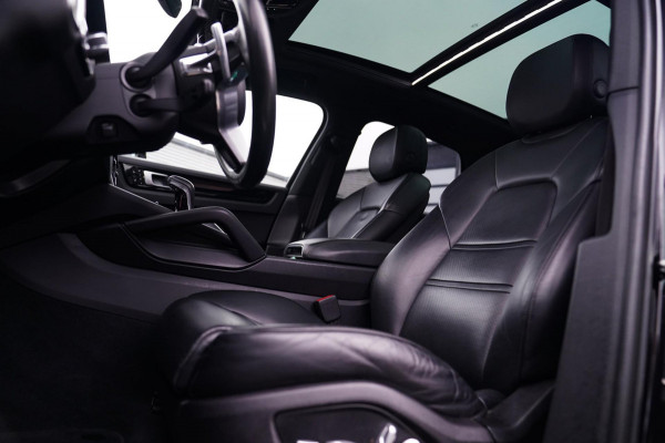 Porsche Cayenne 3.0 E-Hybrid | Sport Chrono | Panorama | Luxe Leder | Luchtvering | Bose Surround sound | Soft Close | Luchtvering