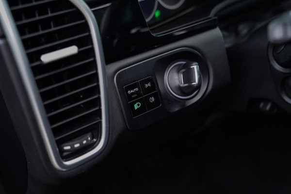 Porsche Cayenne 3.0 E-Hybrid | Sport Chrono | Panorama | Luxe Leder | Luchtvering | Bose Surround sound | Soft Close | Luchtvering