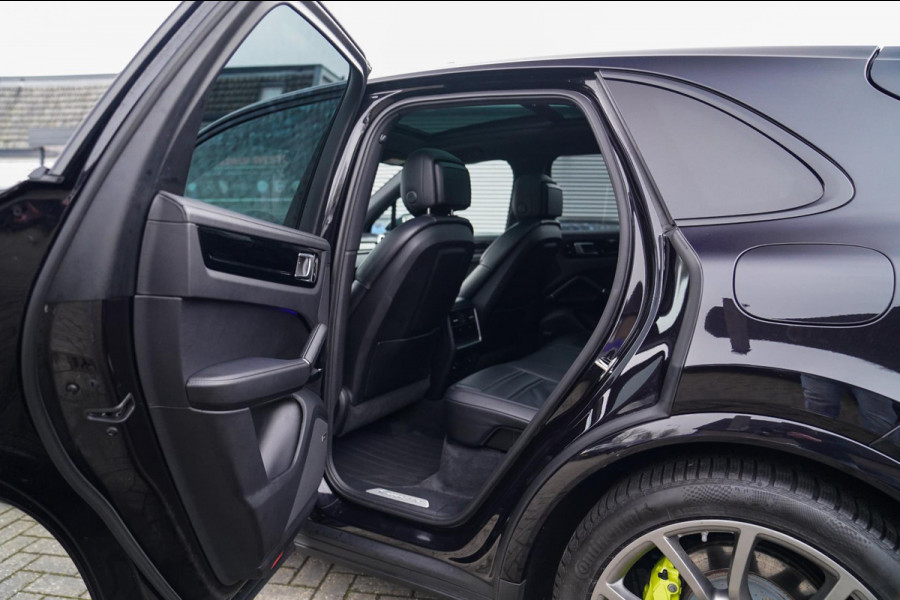 Porsche Cayenne 3.0 E-Hybrid | Sport Chrono | Panorama | Luxe Leder | Luchtvering | Bose Surround sound | Soft Close | Luchtvering