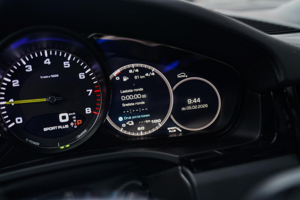 Porsche Cayenne 3.0 E-Hybrid | Sport Chrono | Panorama | Luxe Leder | Luchtvering | Bose Surround sound | Soft Close | Luchtvering