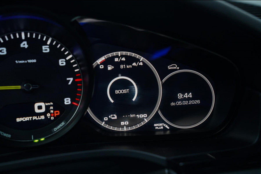 Porsche Cayenne 3.0 E-Hybrid | Sport Chrono | Panorama | Luxe Leder | Luchtvering | Bose Surround sound | Soft Close | Luchtvering