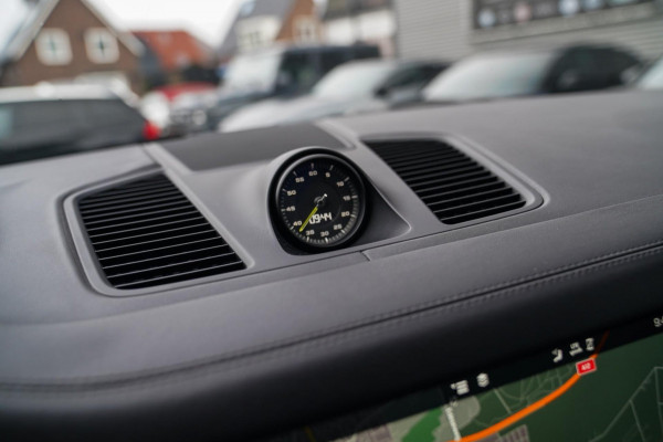 Porsche Cayenne 3.0 E-Hybrid | Sport Chrono | Panorama | Luxe Leder | Luchtvering | Bose Surround sound | Soft Close | Luchtvering