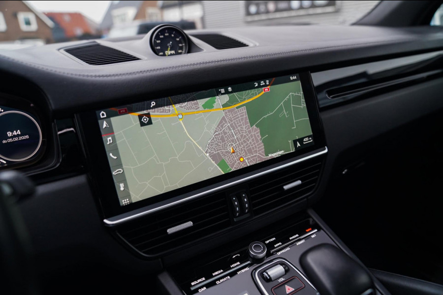 Porsche Cayenne 3.0 E-Hybrid | Sport Chrono | Panorama | Luxe Leder | Luchtvering | Bose Surround sound | Soft Close | Luchtvering