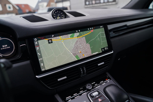 Porsche Cayenne 3.0 E-Hybrid | Sport Chrono | Panorama | Luxe Leder | Luchtvering | Bose Surround sound | Soft Close | Luchtvering