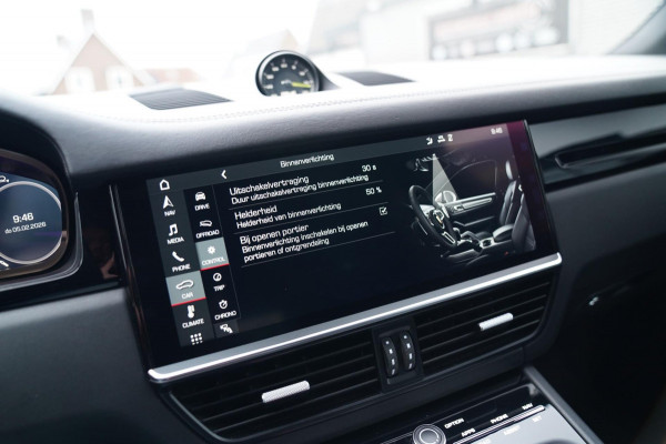 Porsche Cayenne 3.0 E-Hybrid | Sport Chrono | Panorama | Luxe Leder | Luchtvering | Bose Surround sound | Soft Close | Luchtvering