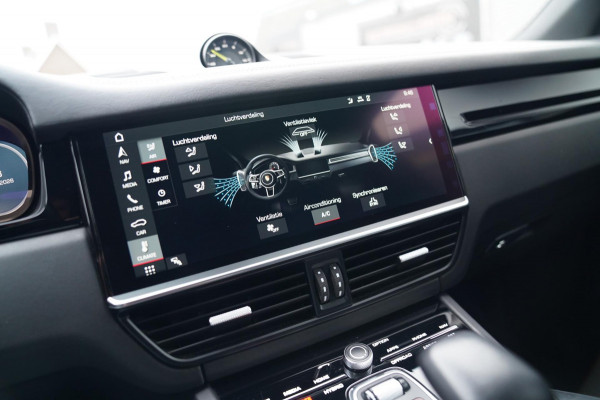 Porsche Cayenne 3.0 E-Hybrid | Sport Chrono | Panorama | Luxe Leder | Luchtvering | Bose Surround sound | Soft Close | Luchtvering