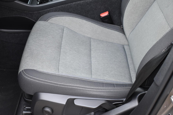 Volvo XC40 T4 211PK Automaat Recharge Inscription Expression / Navigatie / Elektrisch glazen panorama schuifdak / Cruise Control / Elektrische achterklep / Achteruitrijcamera /