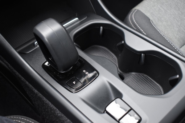 Volvo XC40 T4 211PK Automaat Recharge Inscription Expression / Navigatie / Elektrisch glazen panorama schuifdak / Cruise Control / Elektrische achterklep / Achteruitrijcamera /