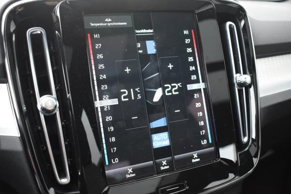 Volvo XC40 T4 211PK Automaat Recharge Inscription Expression / Navigatie / Elektrisch glazen panorama schuifdak / Cruise Control / Elektrische achterklep / Achteruitrijcamera /