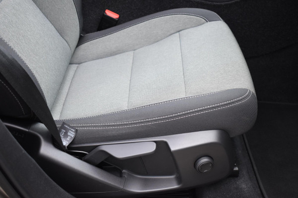 Volvo XC40 T4 211PK Automaat Recharge Inscription Expression / Navigatie / Elektrisch glazen panorama schuifdak / Cruise Control / Elektrische achterklep / Achteruitrijcamera /